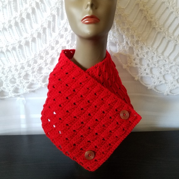 Scarf, Cowl - Picture 1 of 2